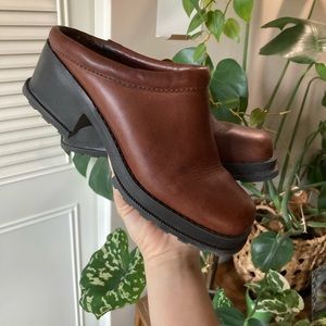 Chunky leather clogs heels